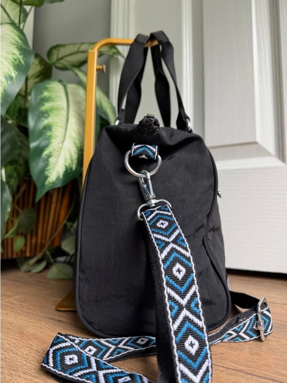 Kipling KIA3X7 Amiel Black Multi Color Web Strap Shoulder Crossbody Bag – NWT - Picture 5 of 13